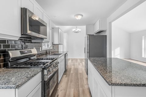 Tiny photo for 5512 Abbey Drive, McHenry, IL 60050 (MLS # 12623250)