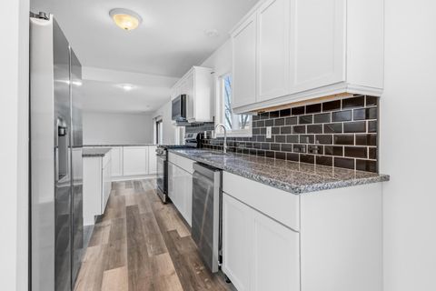 Tiny photo for 5512 Abbey Drive, McHenry, IL 60050 (MLS # 12623250)