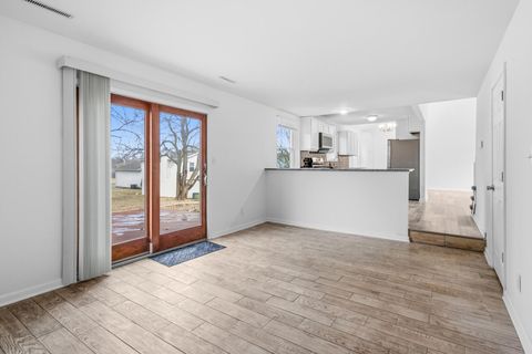 Tiny photo for 5512 Abbey Drive, McHenry, IL 60050 (MLS # 12623250)