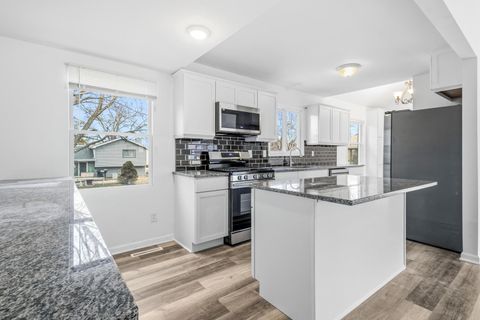 Tiny photo for 5512 Abbey Drive, McHenry, IL 60050 (MLS # 12623250)