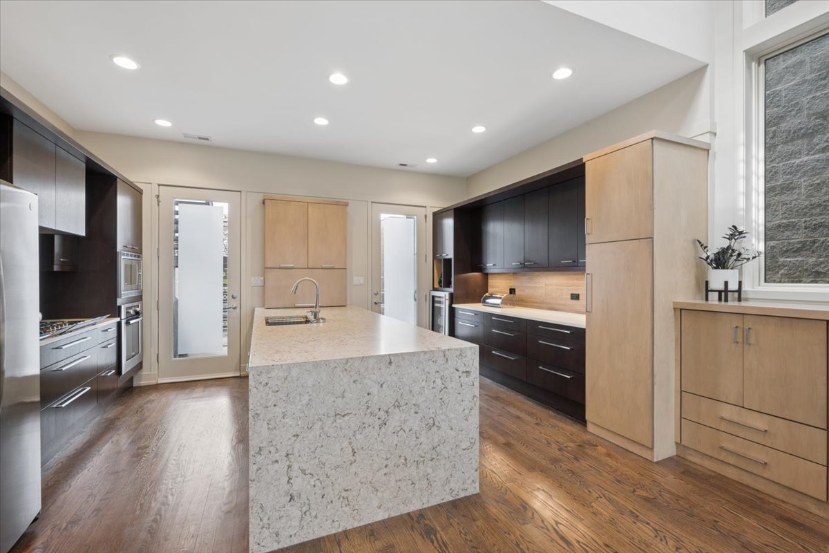 1622 W Julian Street 2