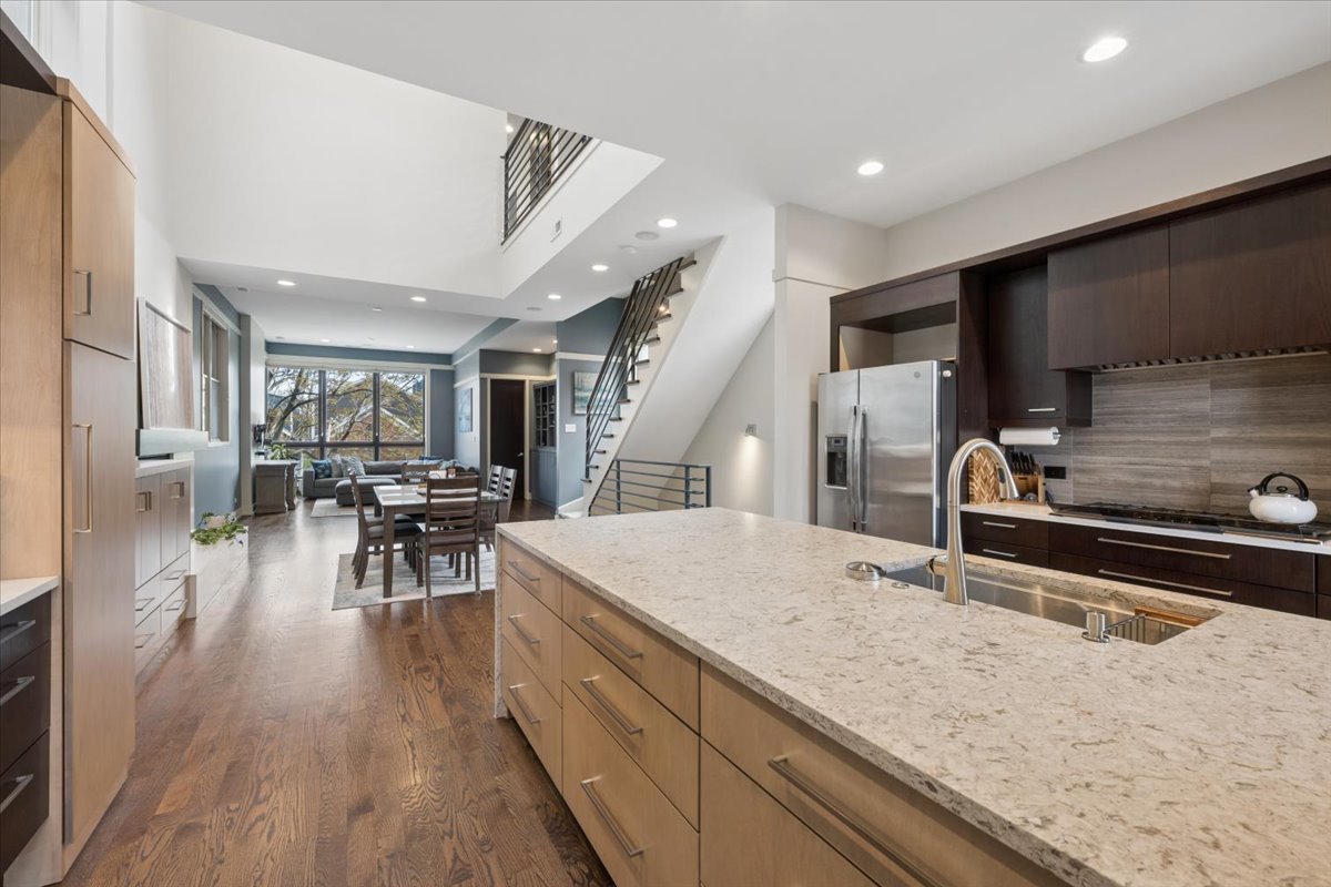 1622 W Julian Street 2