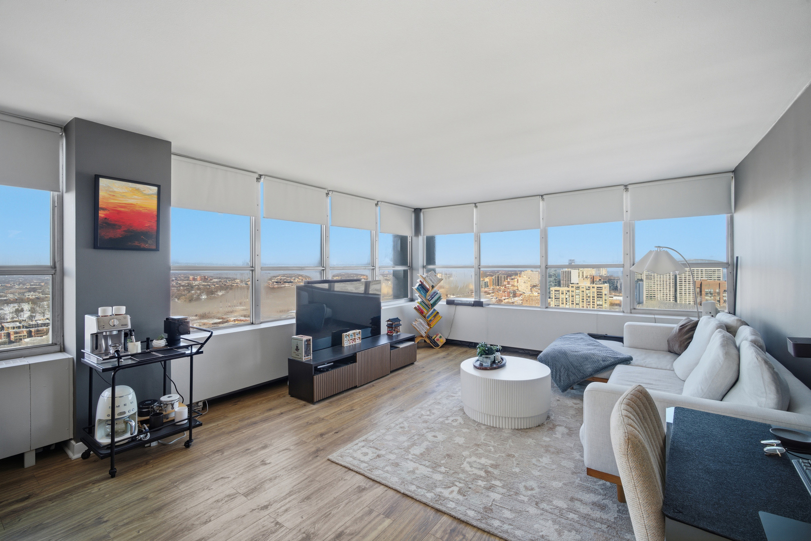 655 W Irving Park Road 2916