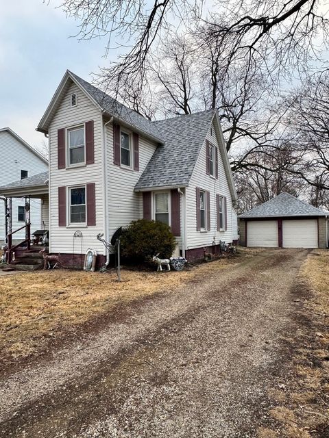 Tiny photo for 404 5th Avenue, Mendota, IL 61342 (MLS # 12586641)