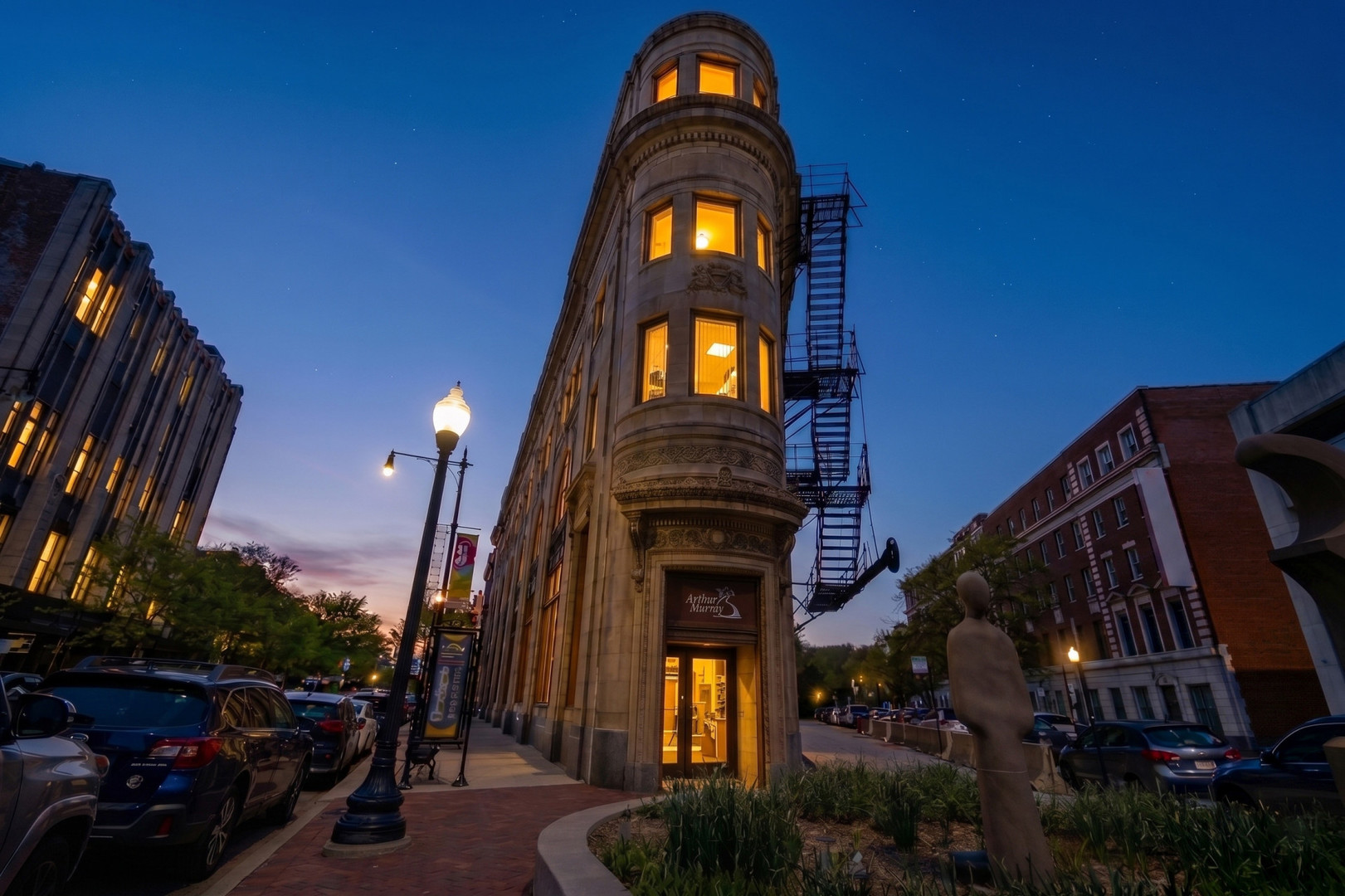 3325 N Lincoln Avenue 304