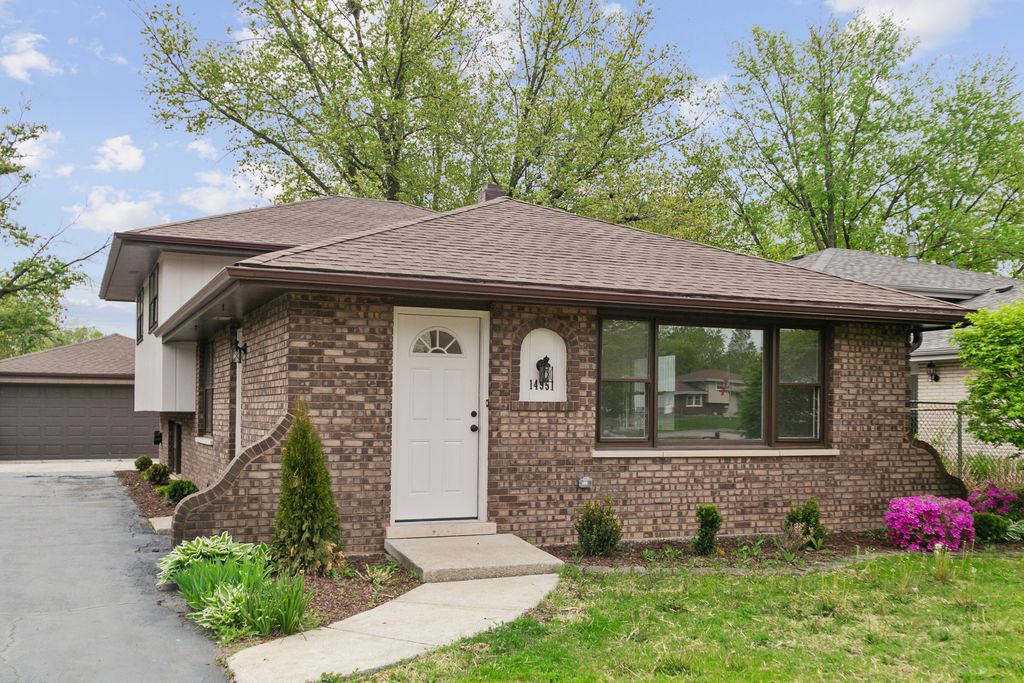 Photo for 14951 Kilbourne Avenue, Midlothian, IL 60445 (MLS # 12304956)