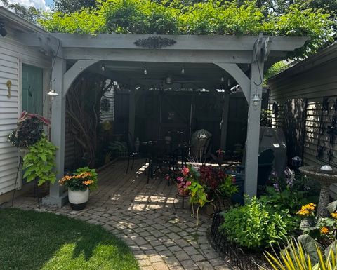 Tiny photo for 4033 W Waveland Avenue, Chicago, IL 60641 (MLS # 12525738)