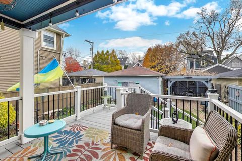 Tiny photo for 4033 W Waveland Avenue, Chicago, IL 60641 (MLS # 12525738)