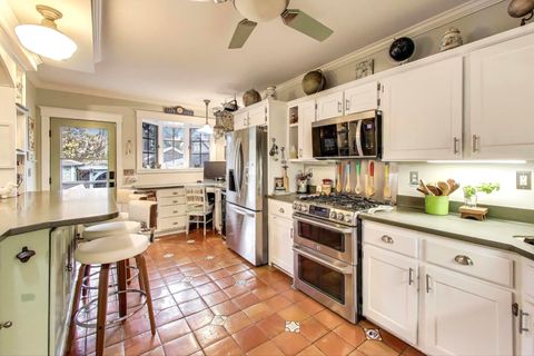Tiny photo for 4033 W Waveland Avenue, Chicago, IL 60641 (MLS # 12525738)