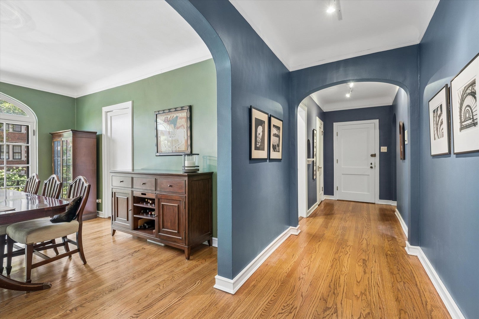 940 MICHIGAN Avenue 1H