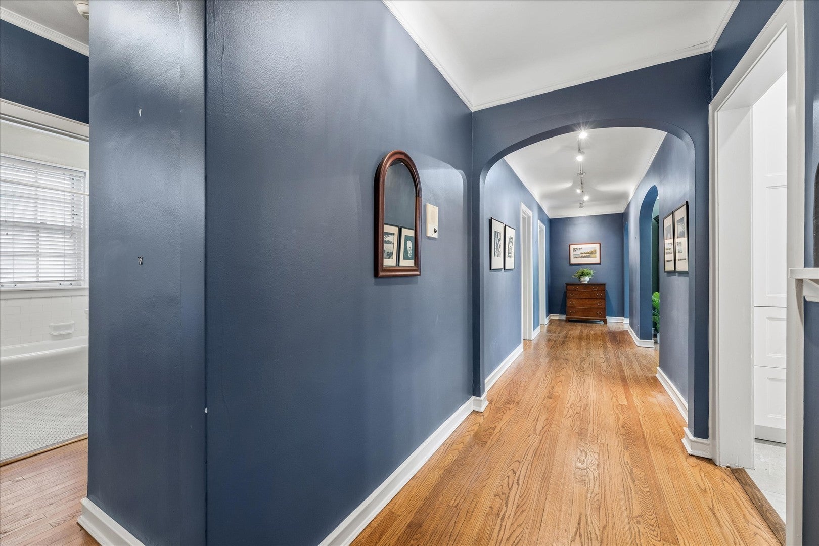 940 MICHIGAN Avenue 1H