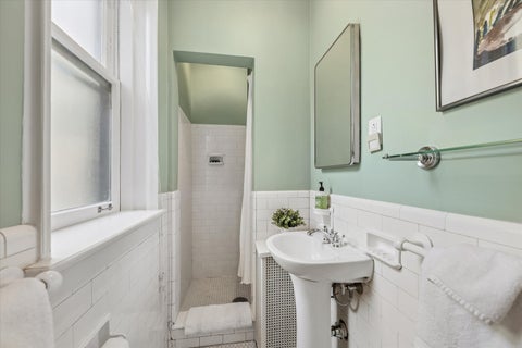 Tiny photo for 940 MICHIGAN Avenue #1H, Evanston, IL 60202 (MLS # 12738118)