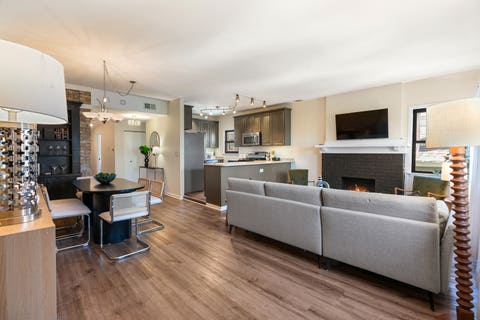 Tiny photo for 824 Hinman Avenue #3N, Evanston, IL 60202 (MLS # 12737542)