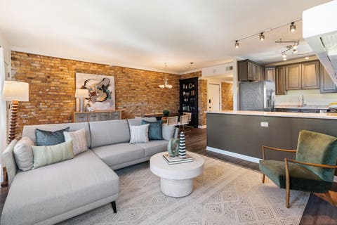 Tiny photo for 824 Hinman Avenue #3N, Evanston, IL 60202 (MLS # 12737542)