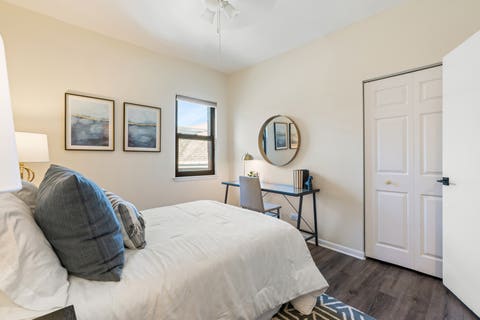 Tiny photo for 824 Hinman Avenue #3N, Evanston, IL 60202 (MLS # 12737542)