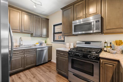 Tiny photo for 824 Hinman Avenue #3N, Evanston, IL 60202 (MLS # 12737542)