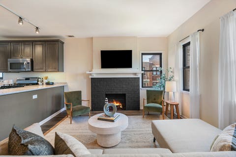 Tiny photo for 824 Hinman Avenue #3N, Evanston, IL 60202 (MLS # 12737542)