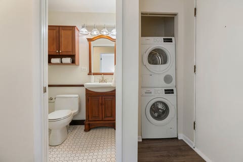 Tiny photo for 824 Hinman Avenue #3N, Evanston, IL 60202 (MLS # 12737542)