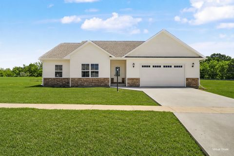 Photo of 602 N Beacon Hill Circle, Urbana, IL 61802 (MLS # 12585224)