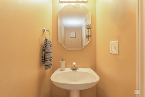 Tiny photo for 956 Four Seasons Boulevard, Aurora, IL 60504 (MLS # 12569350)