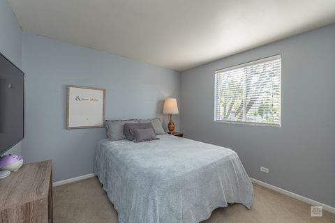 Tiny photo for 956 Four Seasons Boulevard, Aurora, IL 60504 (MLS # 12569350)