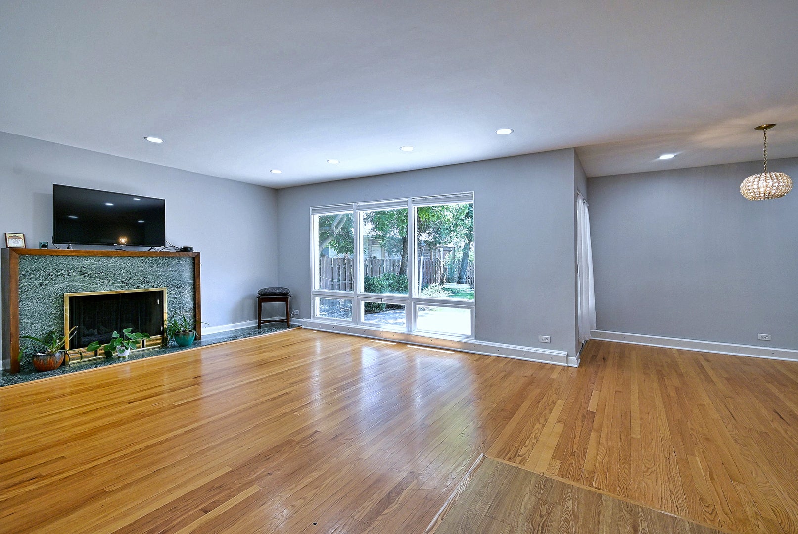 4915 Jerome Avenue
