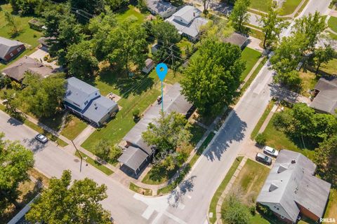 Tiny photo for 301 S GLENVIEW Drive, Carbondale, IL 62901 (MLS # EB458837)