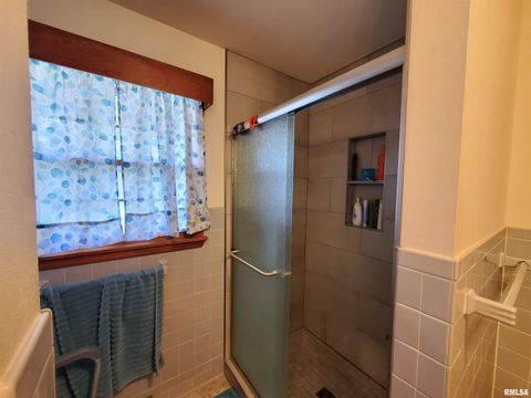 Tiny photo for 301 S GLENVIEW Drive, Carbondale, IL 62901 (MLS # EB458837)