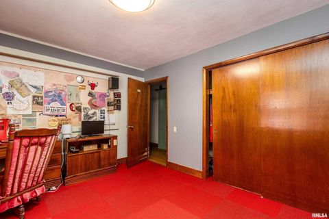 Tiny photo for 301 S GLENVIEW Drive, Carbondale, IL 62901 (MLS # EB458837)