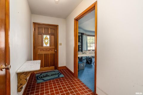 Tiny photo for 301 S GLENVIEW Drive, Carbondale, IL 62901 (MLS # EB458837)