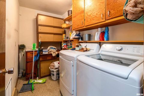 Tiny photo for 301 S GLENVIEW Drive, Carbondale, IL 62901 (MLS # EB458837)