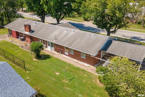 Tiny photo for 301 S GLENVIEW Drive, Carbondale, IL 62901 (MLS # EB458837)