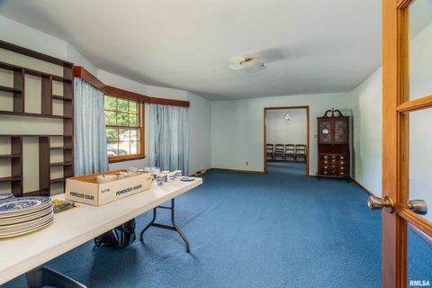 Tiny photo for 301 S GLENVIEW Drive, Carbondale, IL 62901 (MLS # EB458837)