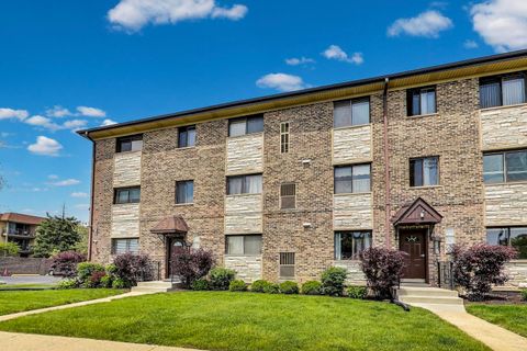 Photo of 7616 W Lawrence Avenue #3A, Harwood Heights, IL 60706 (MLS # 12481004) Photo of 7616 W Lawrence Avenue #3A, Harwood Heights, IL 60706 (MLS # 12481004)
