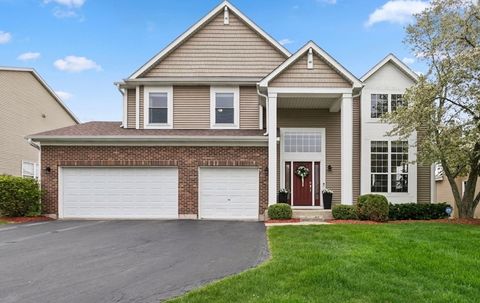 Photo of 1816 Prairie Ridge Circle, Lindenhurst, IL 60046 (MLS # 12621387)