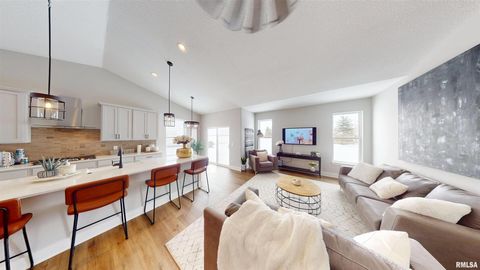 Tiny photo for 5937 BUTTERFIELD Drive, Bettendorf, IA 52722 (MLS # QC4267030)