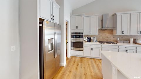 Tiny photo for 5937 BUTTERFIELD Drive, Bettendorf, IA 52722 (MLS # QC4267030)