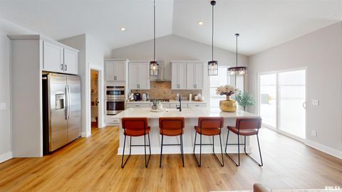 Tiny photo for 5937 BUTTERFIELD Drive, Bettendorf, IA 52722 (MLS # QC4267030)