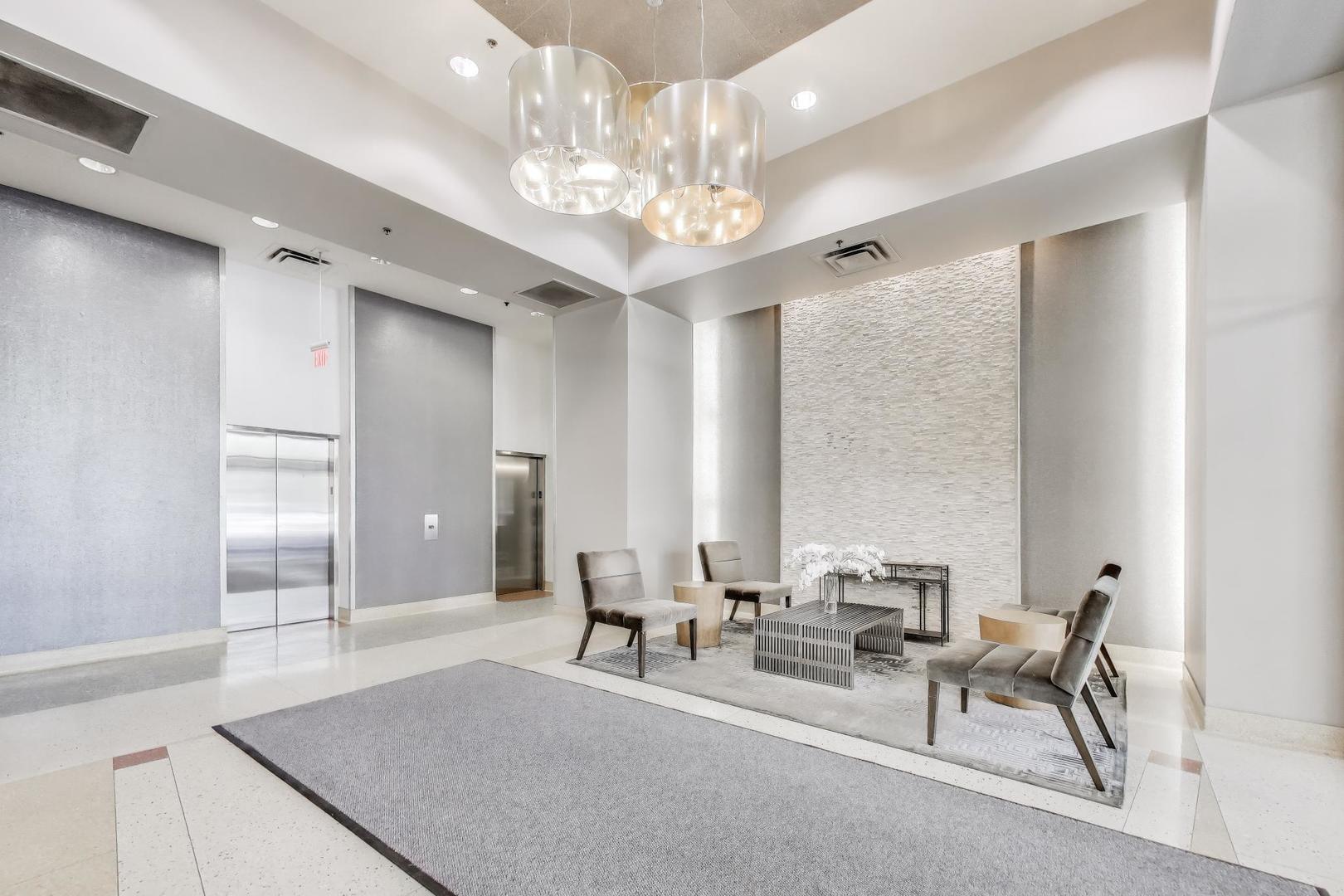 435 W Erie Street 1106