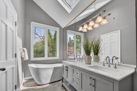 Tiny photo for 547 Melrose Avenue, Kenilworth, IL 60043 (MLS # 12676166)
