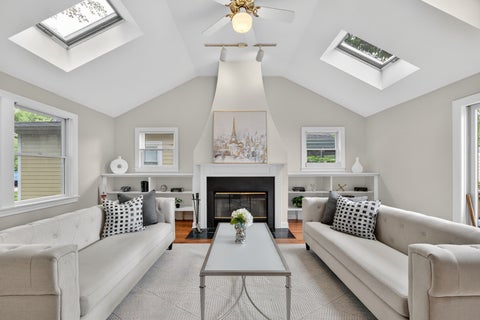 Tiny photo for 547 Melrose Avenue, Kenilworth, IL 60043 (MLS # 12676166)