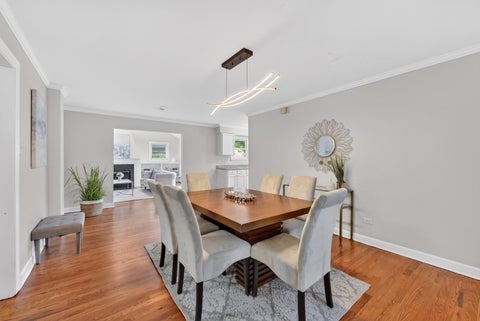 Tiny photo for 547 Melrose Avenue, Kenilworth, IL 60043 (MLS # 12676166)