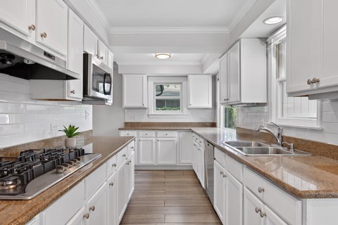 Tiny photo for 547 Melrose Avenue, Kenilworth, IL 60043 (MLS # 12676166)