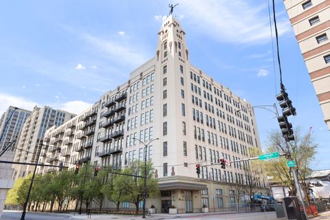 Photo of Chicago, IL 60654 (MLS # 12639751)