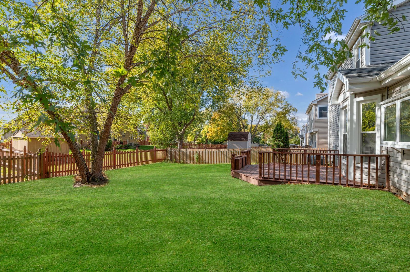 27W125 CHESTNUT Lane