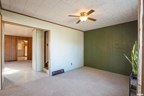 Tiny photo for 837 14TH Avenue S, Clinton, IA 52732 (MLS # QC4269148)