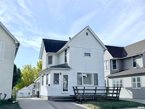 Tiny photo for 837 14TH Avenue S, Clinton, IA 52732 (MLS # QC4269148)