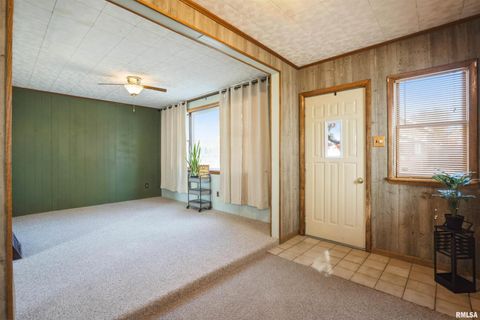 Tiny photo for 837 14TH Avenue S, Clinton, IA 52732 (MLS # QC4269148)