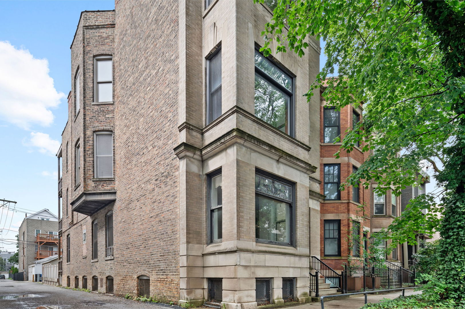 1415 W George Street