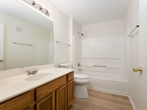 Tiny photo for 1309 Silverstone Drive #1309, Carpentersville, IL 60110 (MLS # 12719240)